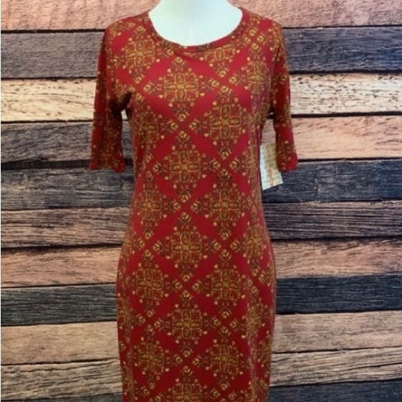 LuLaRoe Dresses & Skirts - LULAROE. Red/Gold fitted straight dress. Size S. Simply Comfortable.